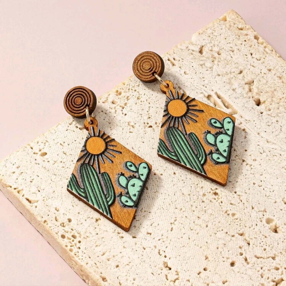 🌵 Adorable Wooden Cactus Earrings